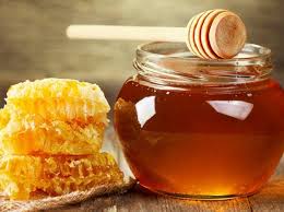 beneficiar la miel
