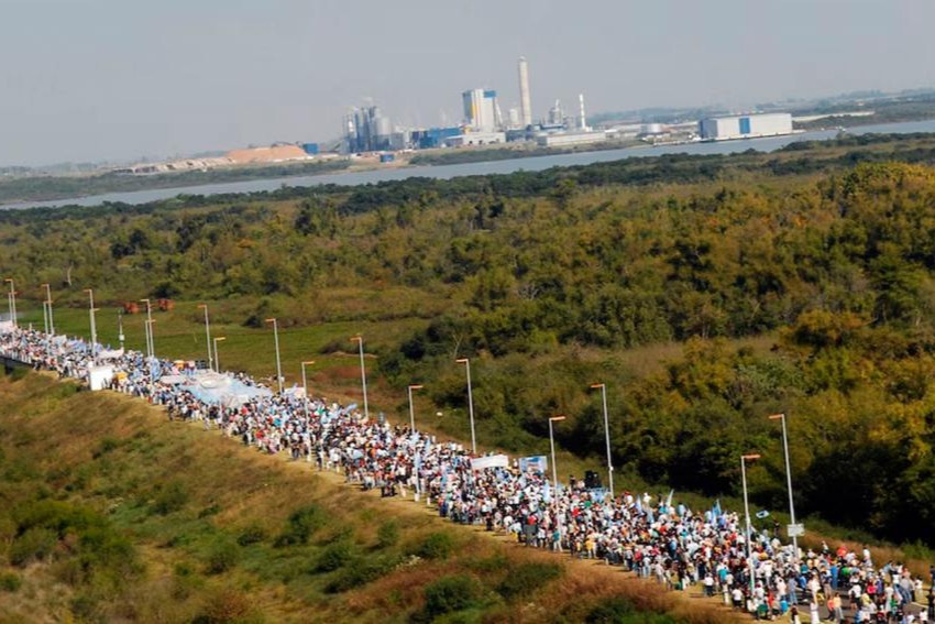 marcha antipapeleras argentina