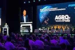 Ministro Oddone presente en Agro en Punta