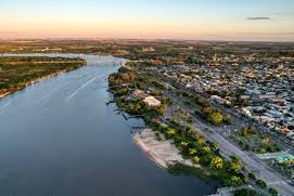 terminal portuaria ubicada en el río Uruguay